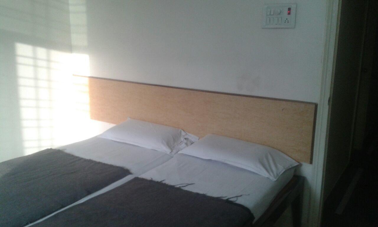 Swagat Lodge Shirdi Extérieur photo